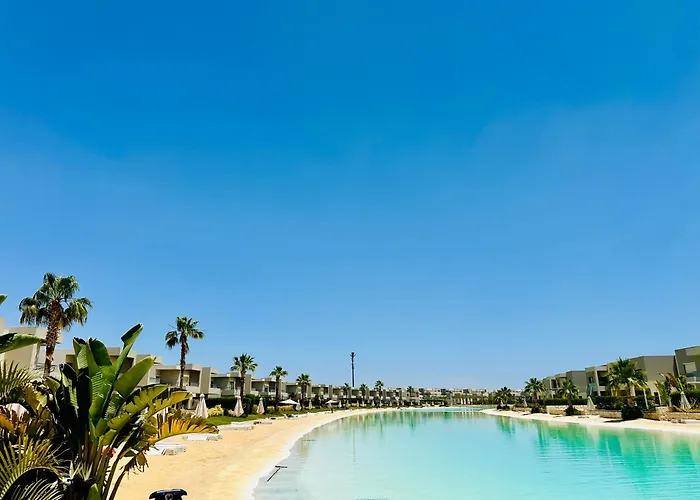 Luxury Azha Breeze Families Only شاليه *