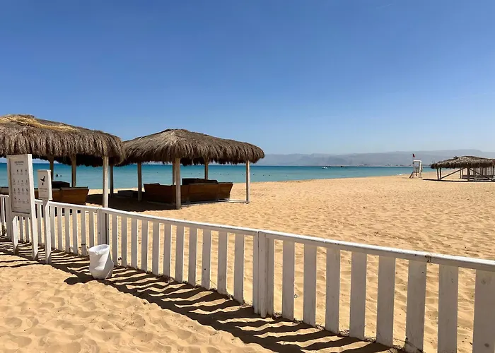 Luxury Azha Breeze Families Only *